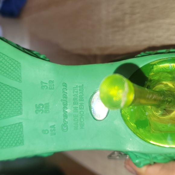 Melissa + Campana green zig zag high heels - Picture 9 of 9